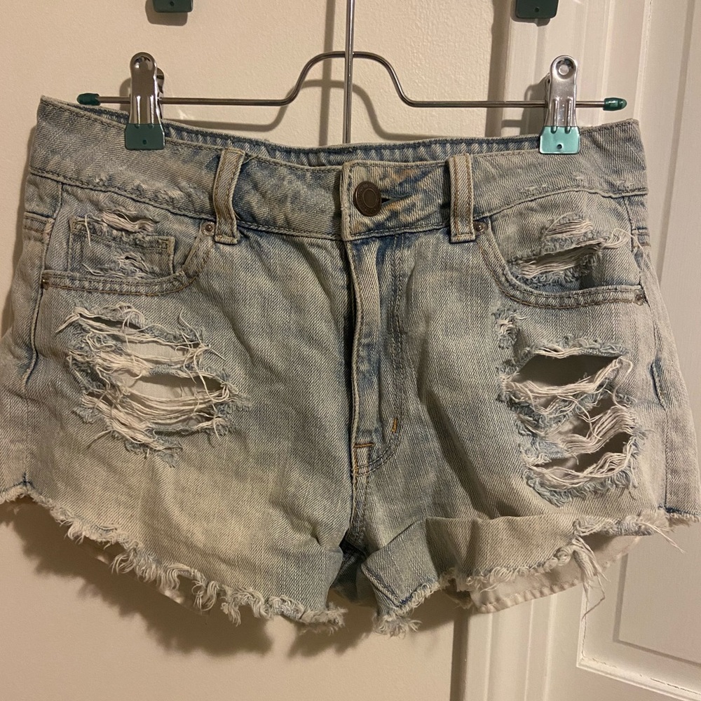 American eagle light blue ripped jean short, size 2